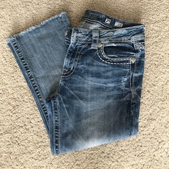 Miss Me crop jeans! - Picture 1 of 6